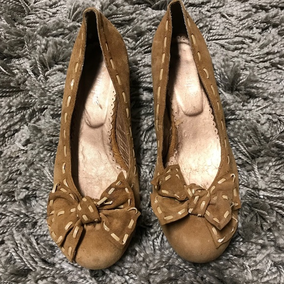 Tan suede bow kitten heels - Picture 4 of 5